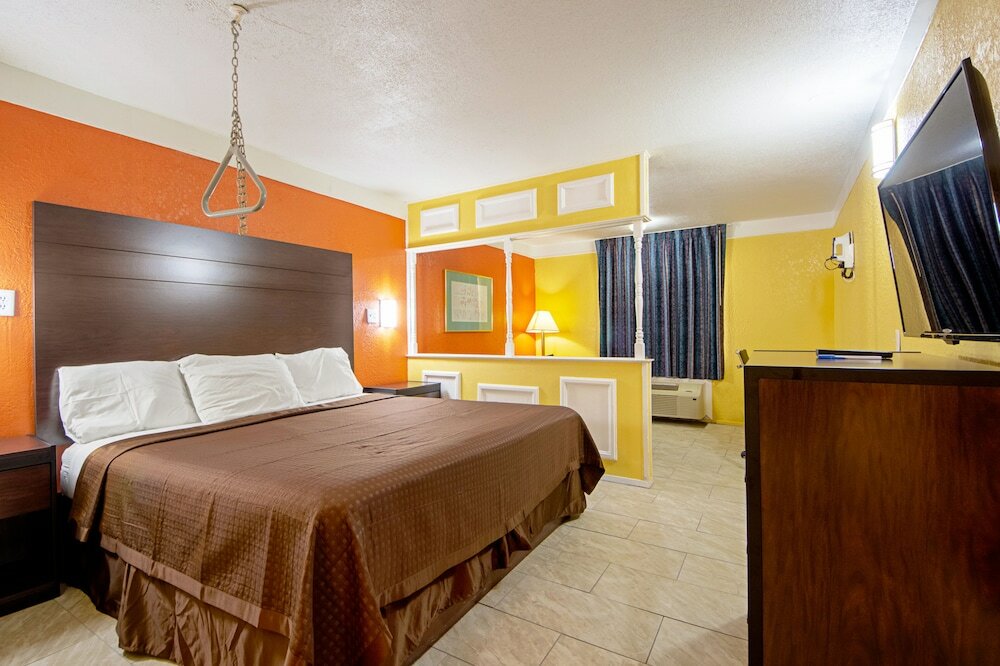 Фото Economy Inn & Suites