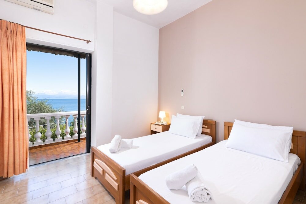 Фото Dimitra Studios