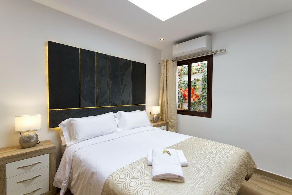 Фото Lucero 12 Marbella Hostal Boutique