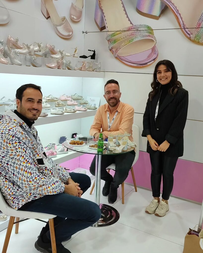 Shoe store Kaplan Shoes, Izmir, photo