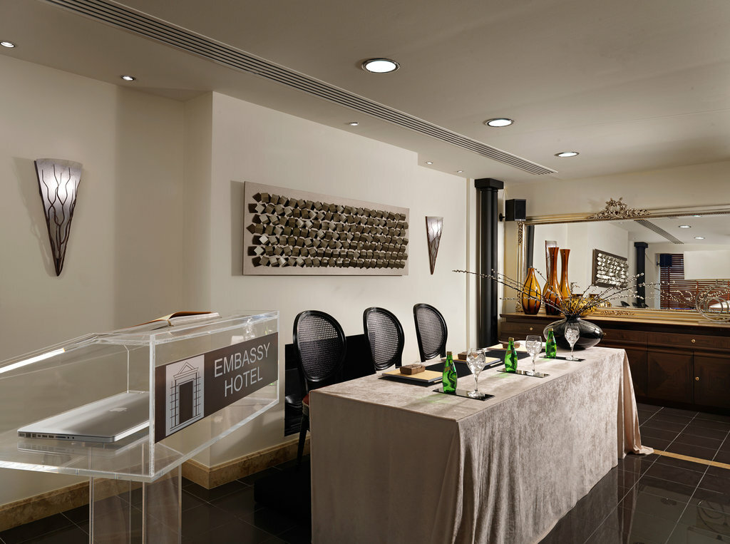 Фото Best Western Plus Embassy Hotel