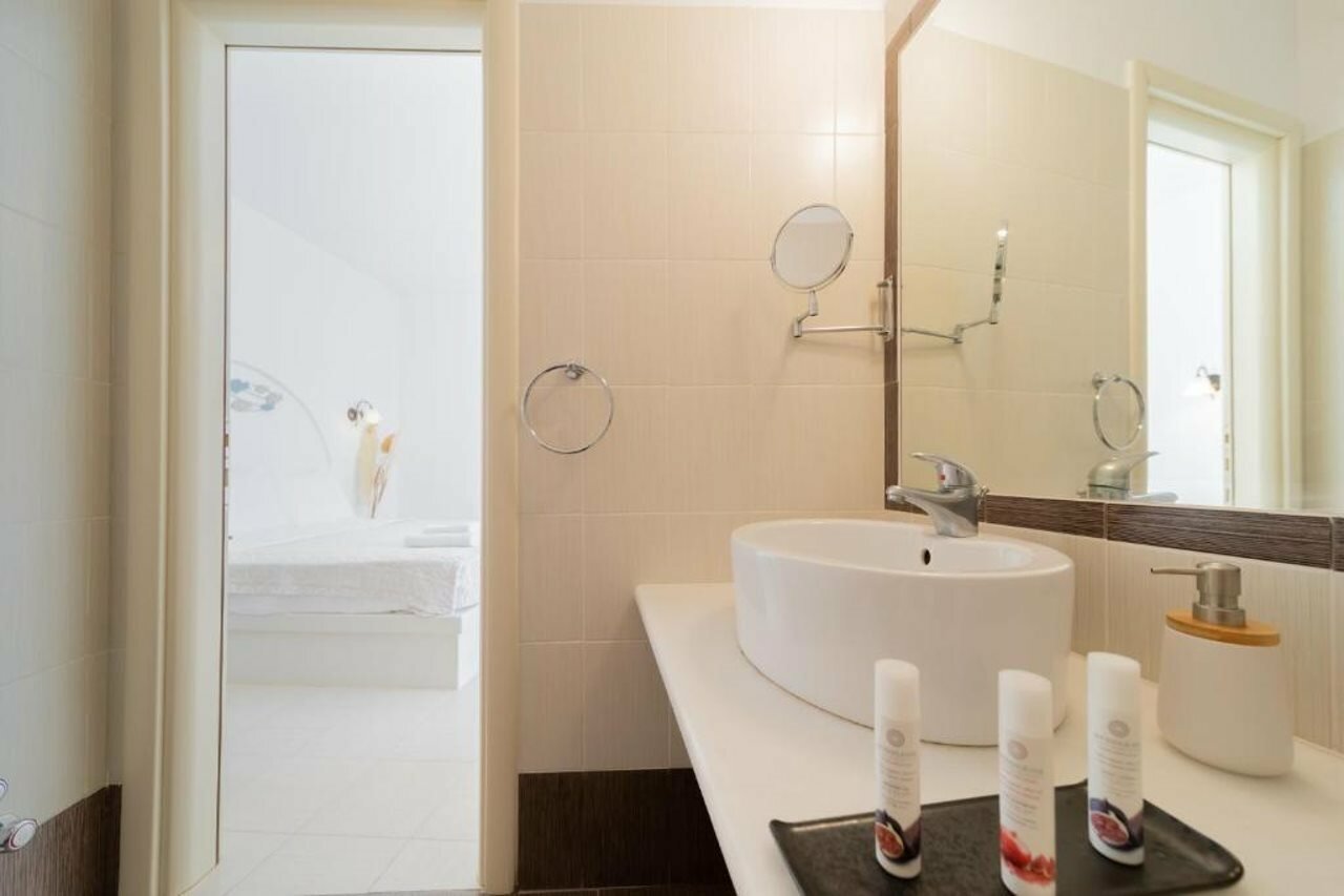 Фото Hotel Anemomilos