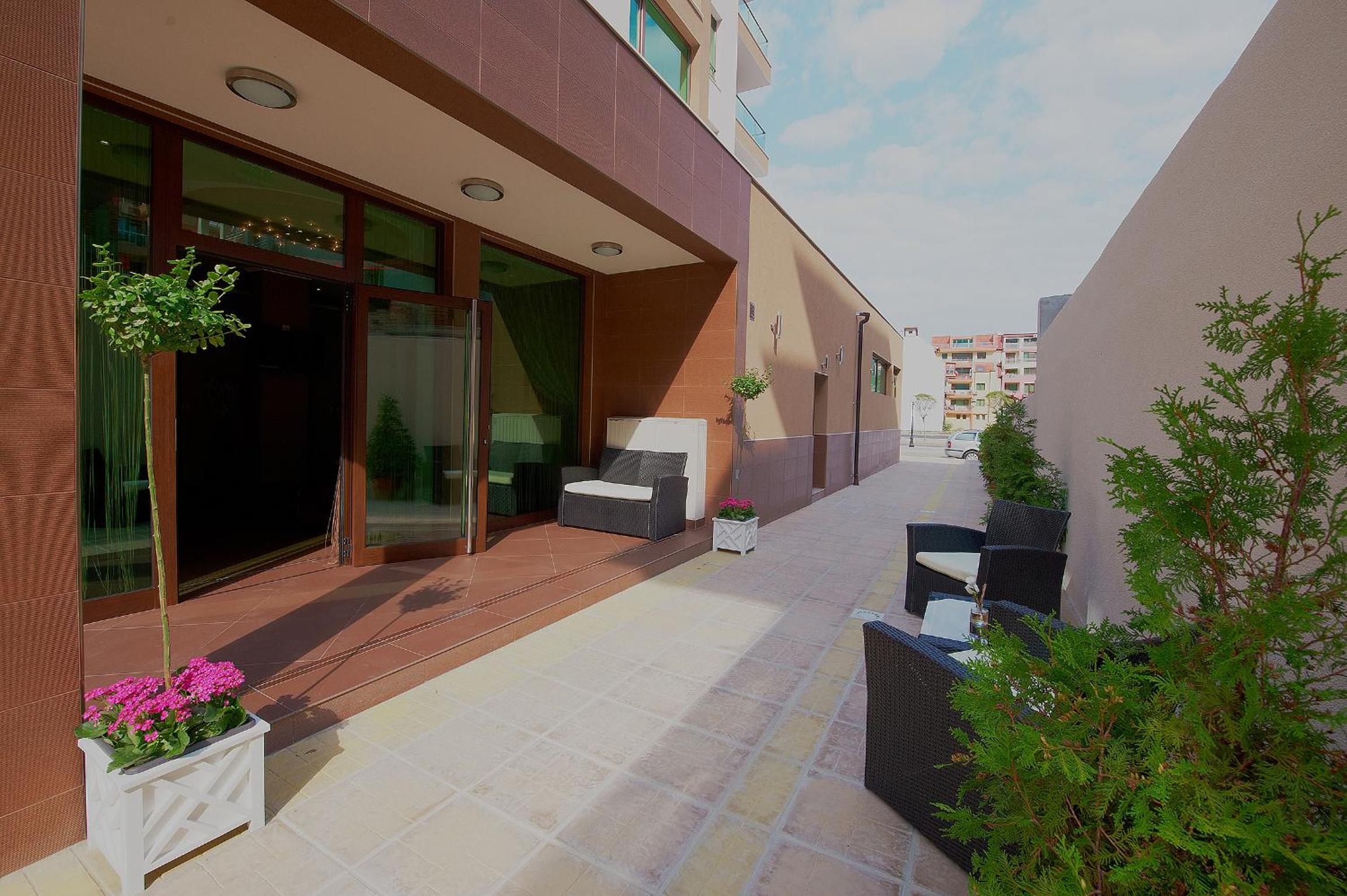 Фото Централ Плаза Поморие