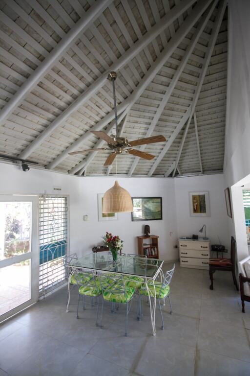 Фото Yellow Canary Beach Villa