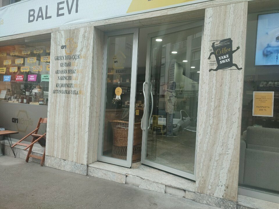 Farmers' market Artemis Honey House, Izmir, photo