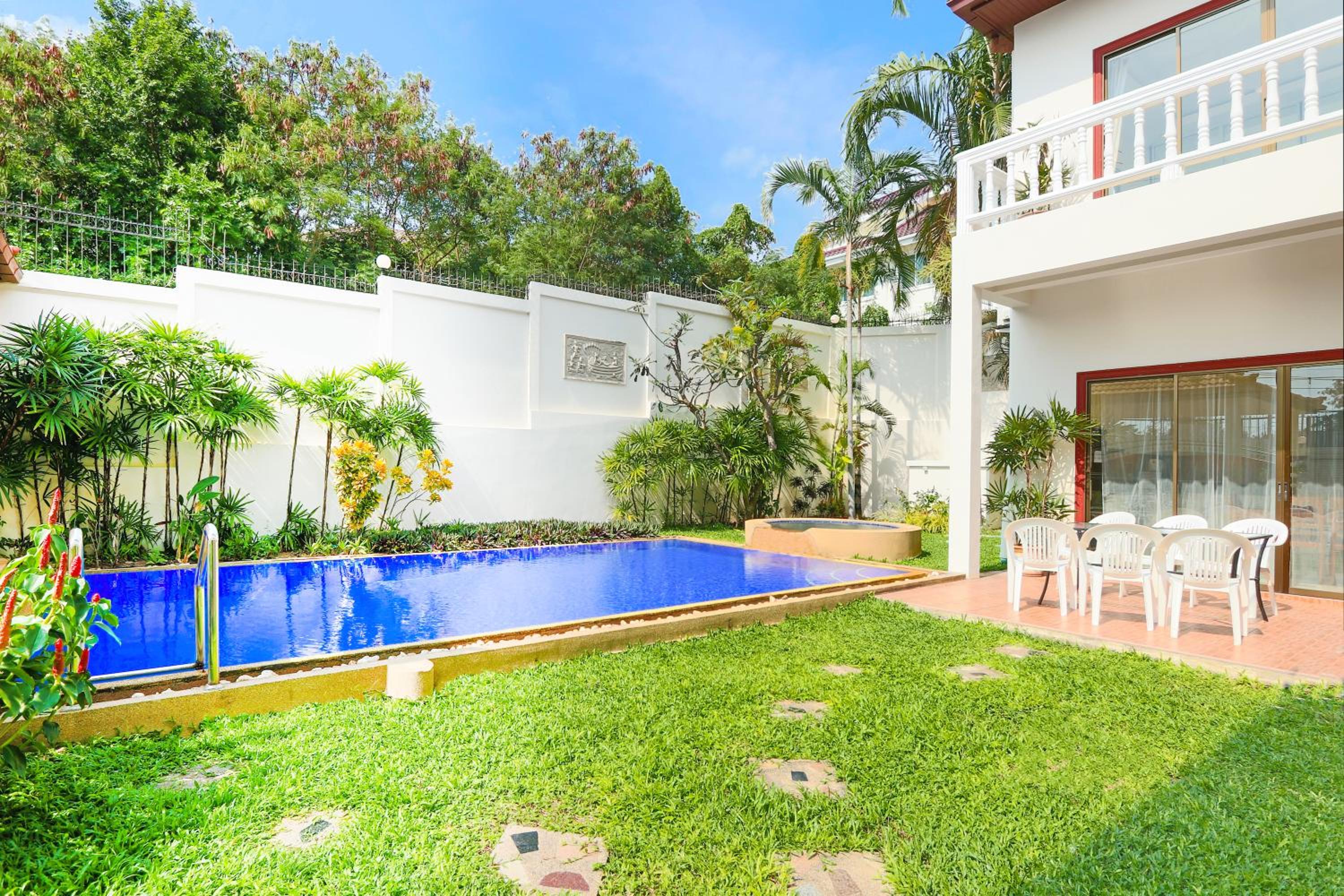 Фото Avoca Pool Villas