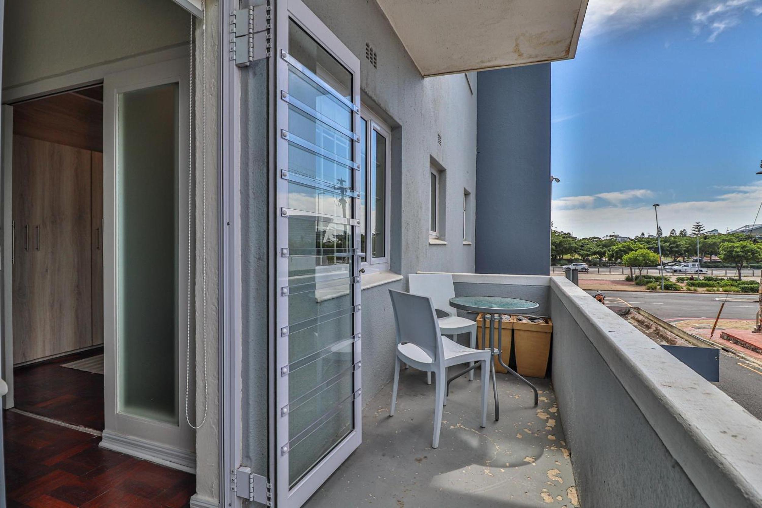 Фото Eaton Square 2 by Ctha