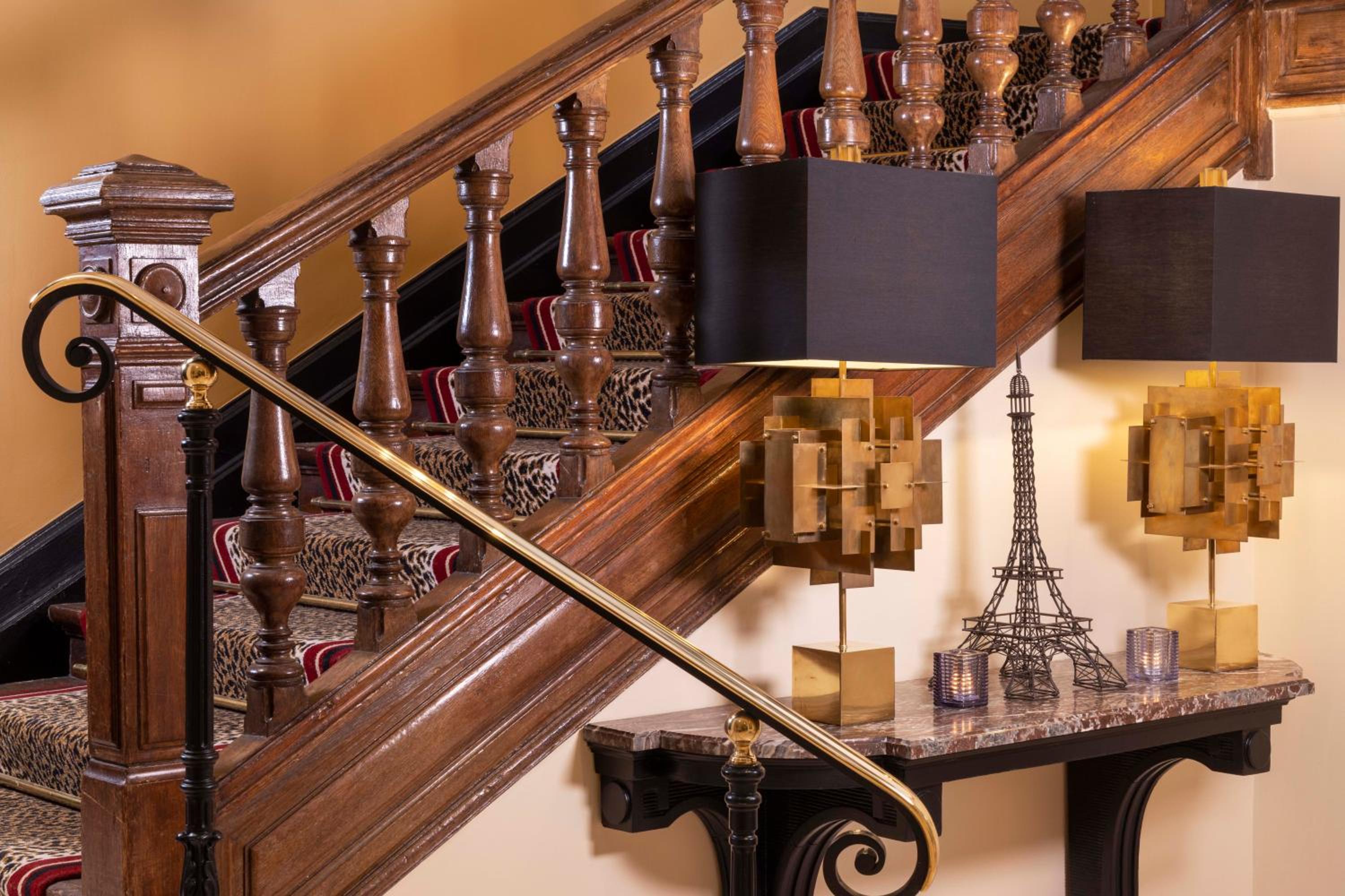 Фото Отель West End