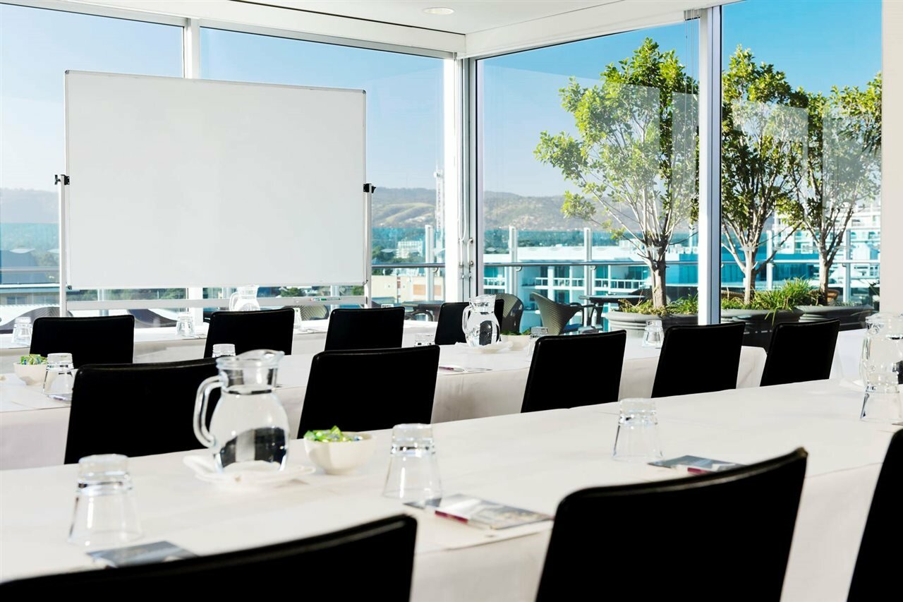 Фото Majestic Roof Garden Hotel