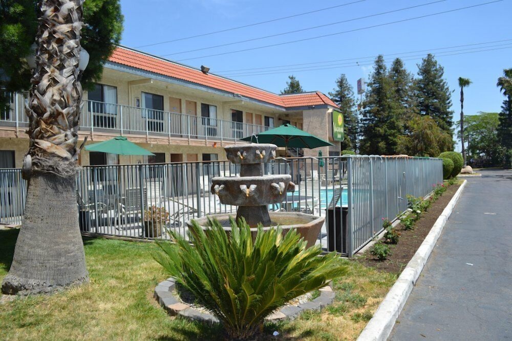 Фото Vagabond Inn Fresno