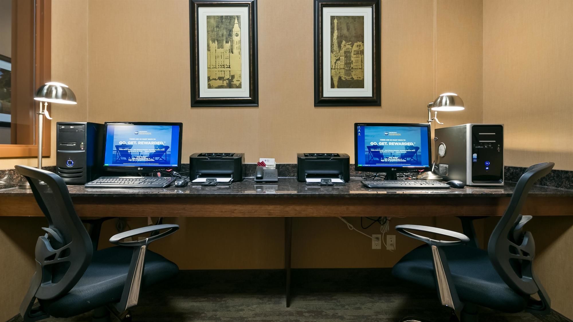 Фото Best Western Plus Chateau Inn Sylvan Lake