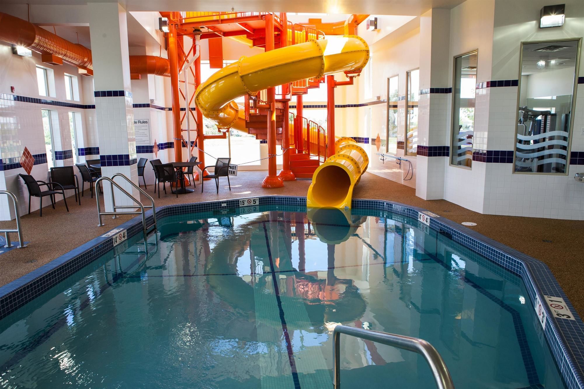 Фото Best Western Plus Service Inn & Suites