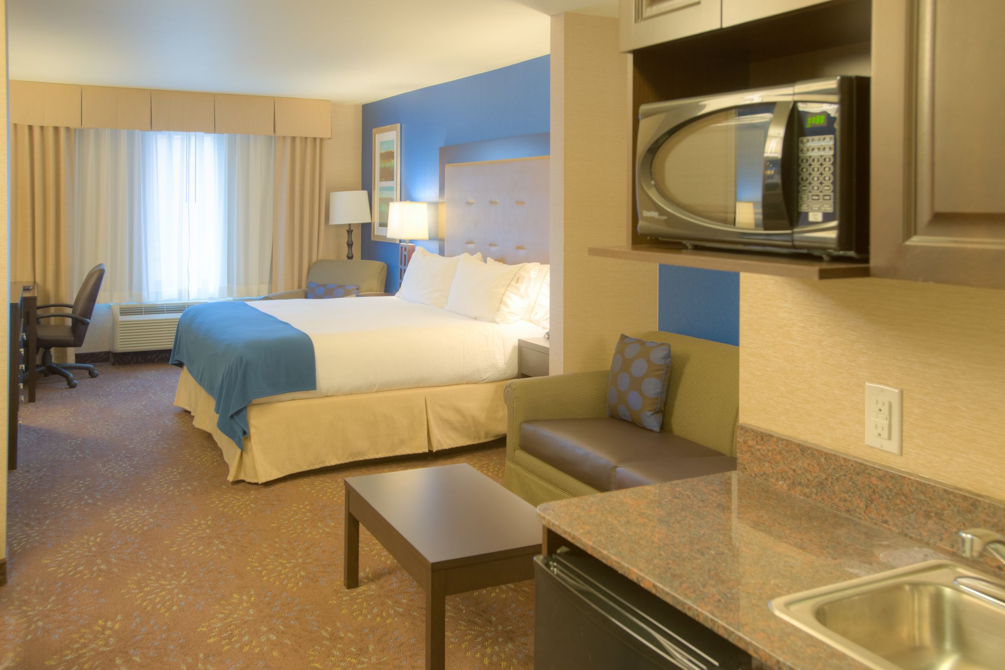 Фото Holiday Inn Express Hotel & Suites Tacoma Downtown, an Ihg Hotel