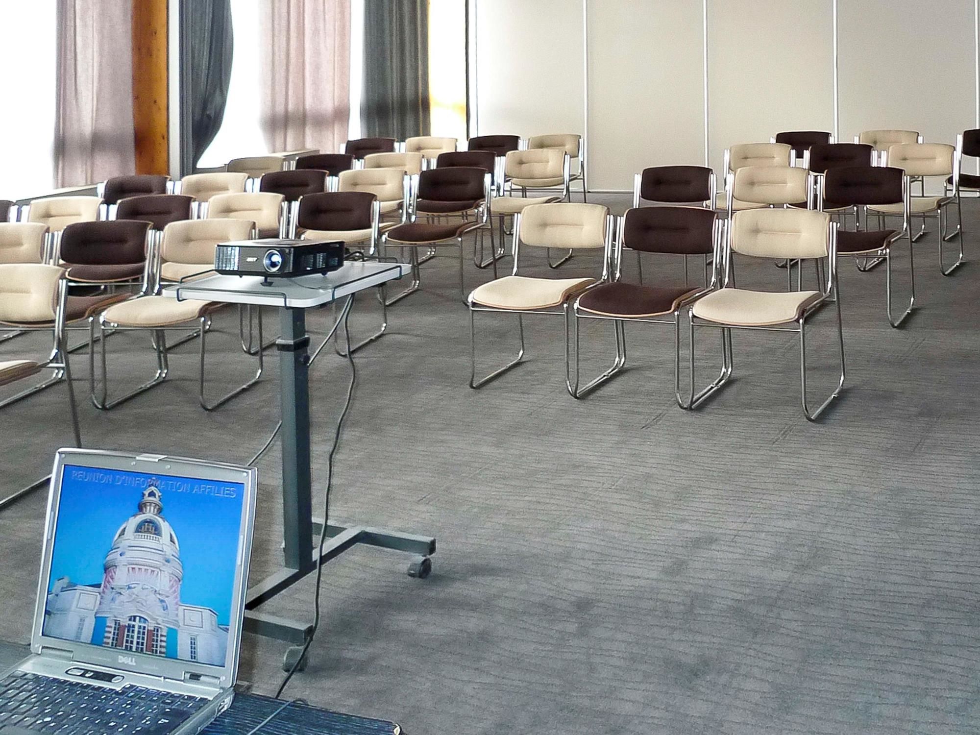 Фото Novotel Narbonne Sud