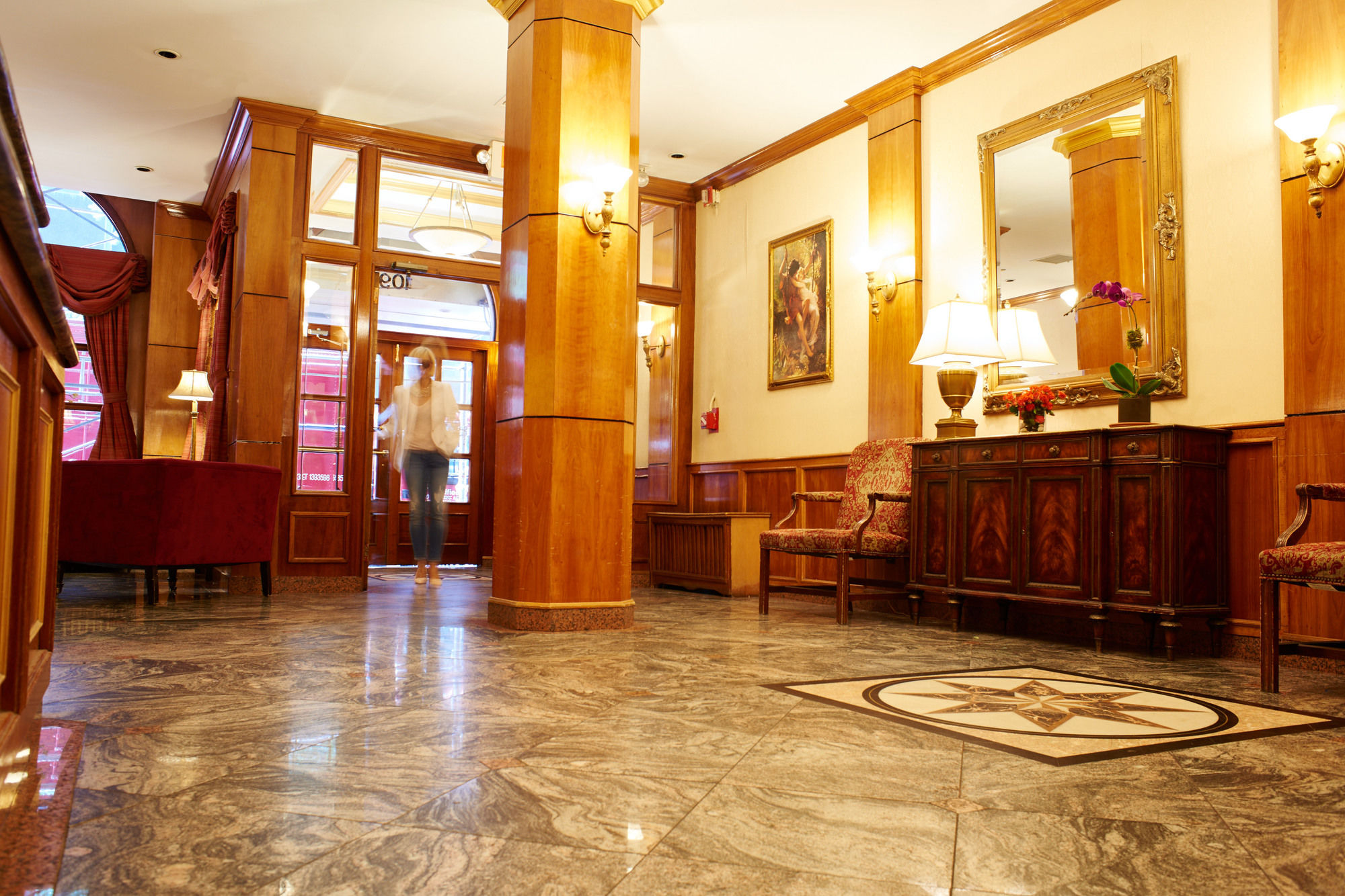 Фото отеля 2