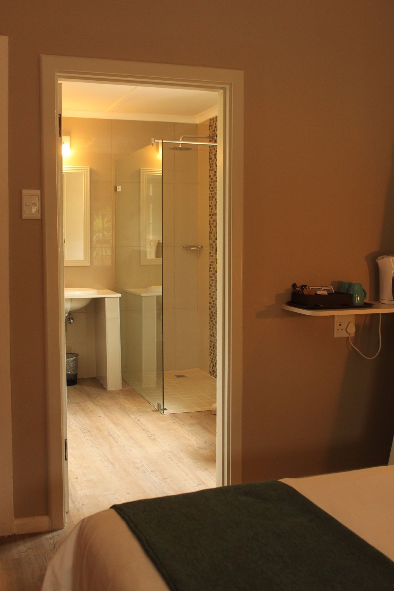 Фото The Wilderness Hotel