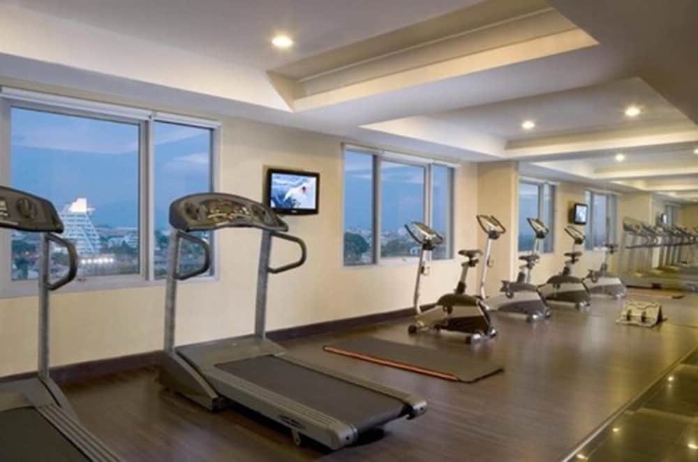 Фото Hotel Santika Pandegiling Surabaya