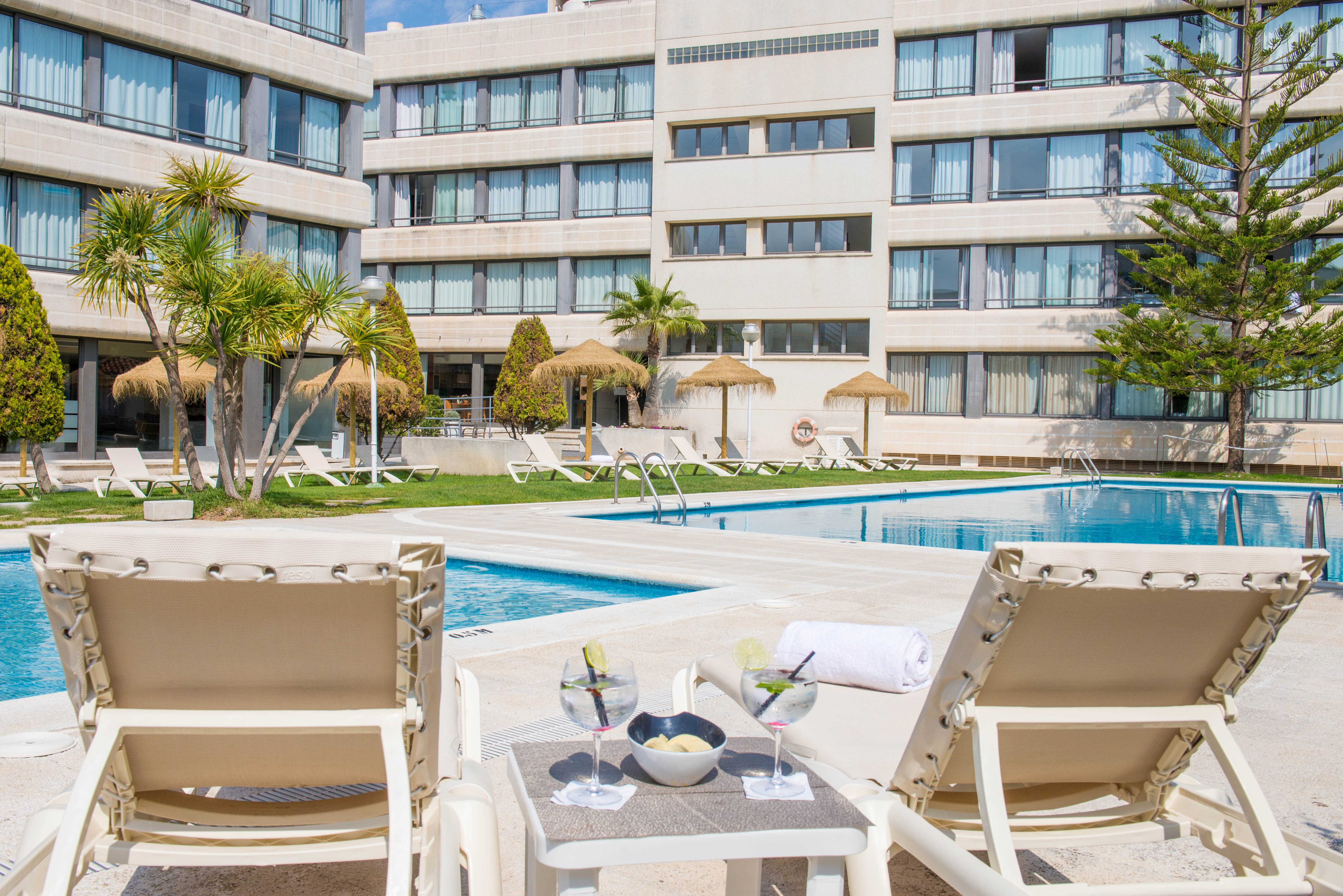 Фото Atenea Park Suites Apartaments