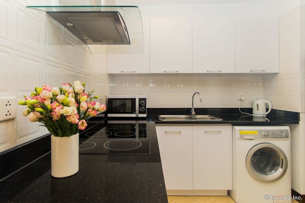 Фото Elegant Suites Westlake