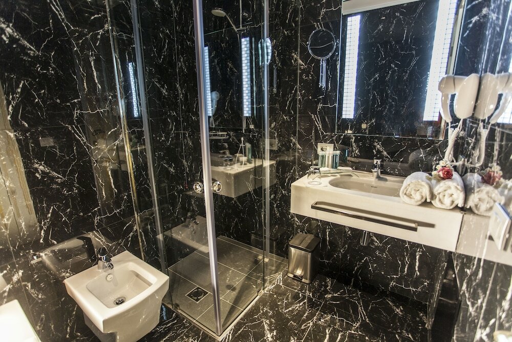 Фото Prestige Hotel Tirana