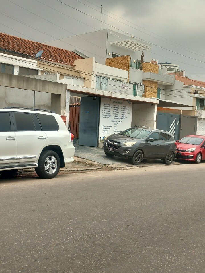 Medical center, clinic Clínica Florence, Loanda, photo