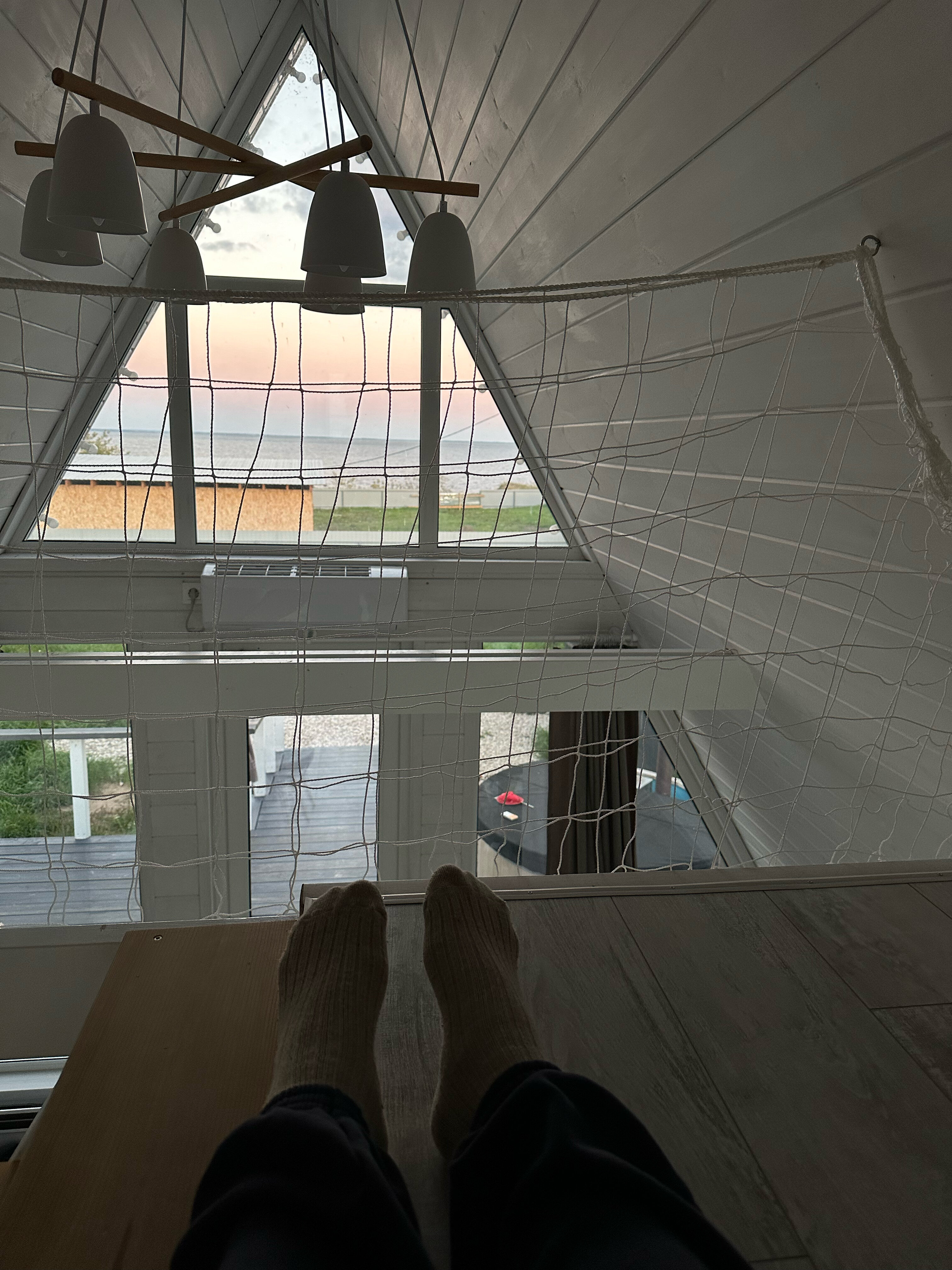 Фото White glamp