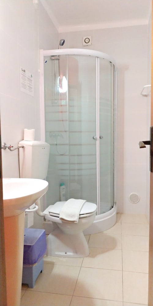 Фото E-Nove Lounge Hostel Caffe