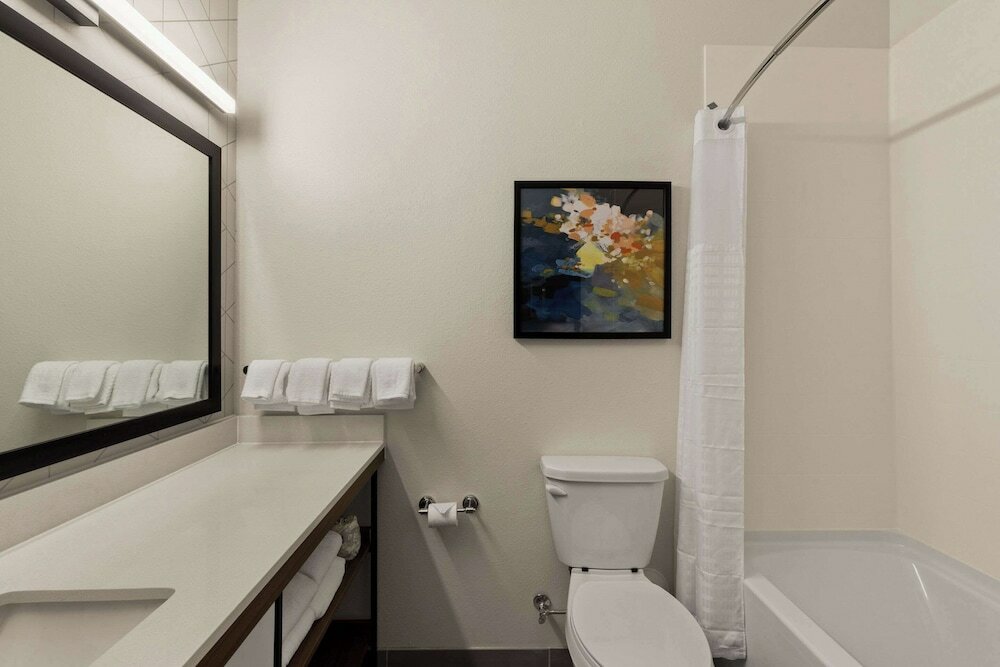 Фото Everhome Suites Chandler Phoenix Fashion Center