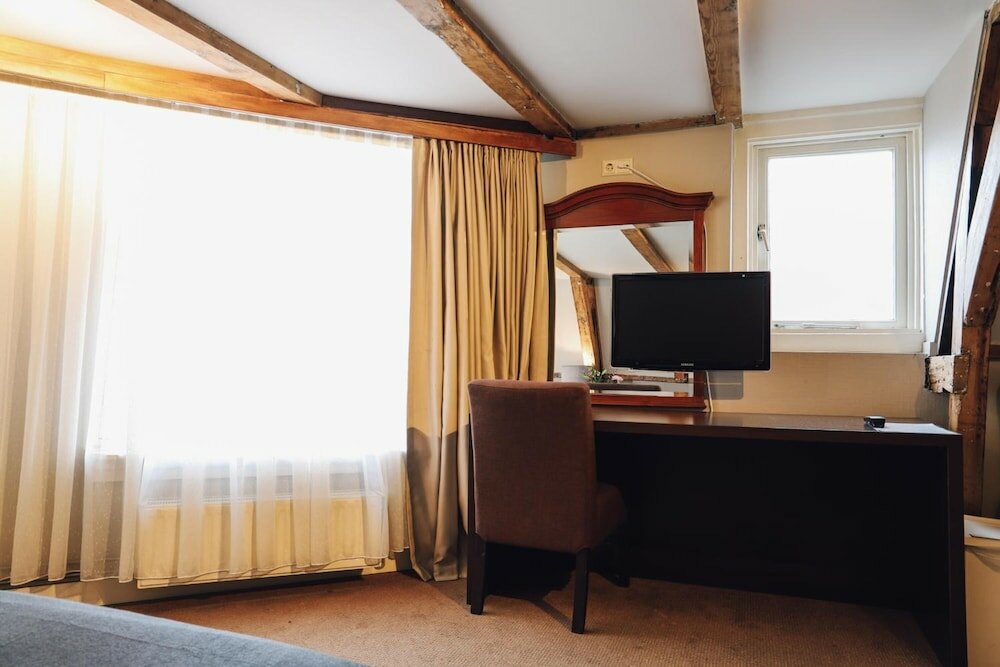 Фото Hotel Corner House