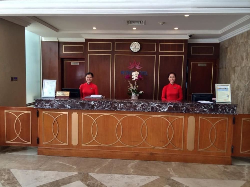 Фото Petro Hotel