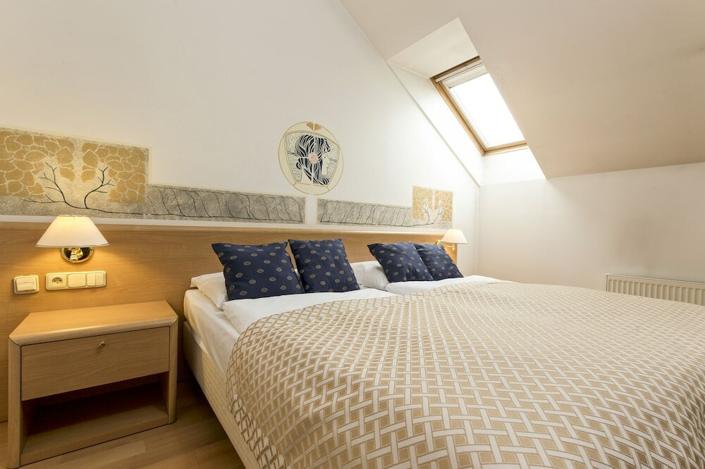 Фото Hotel Tivoli Prague