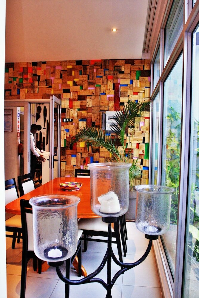 Фото Thomson Art House