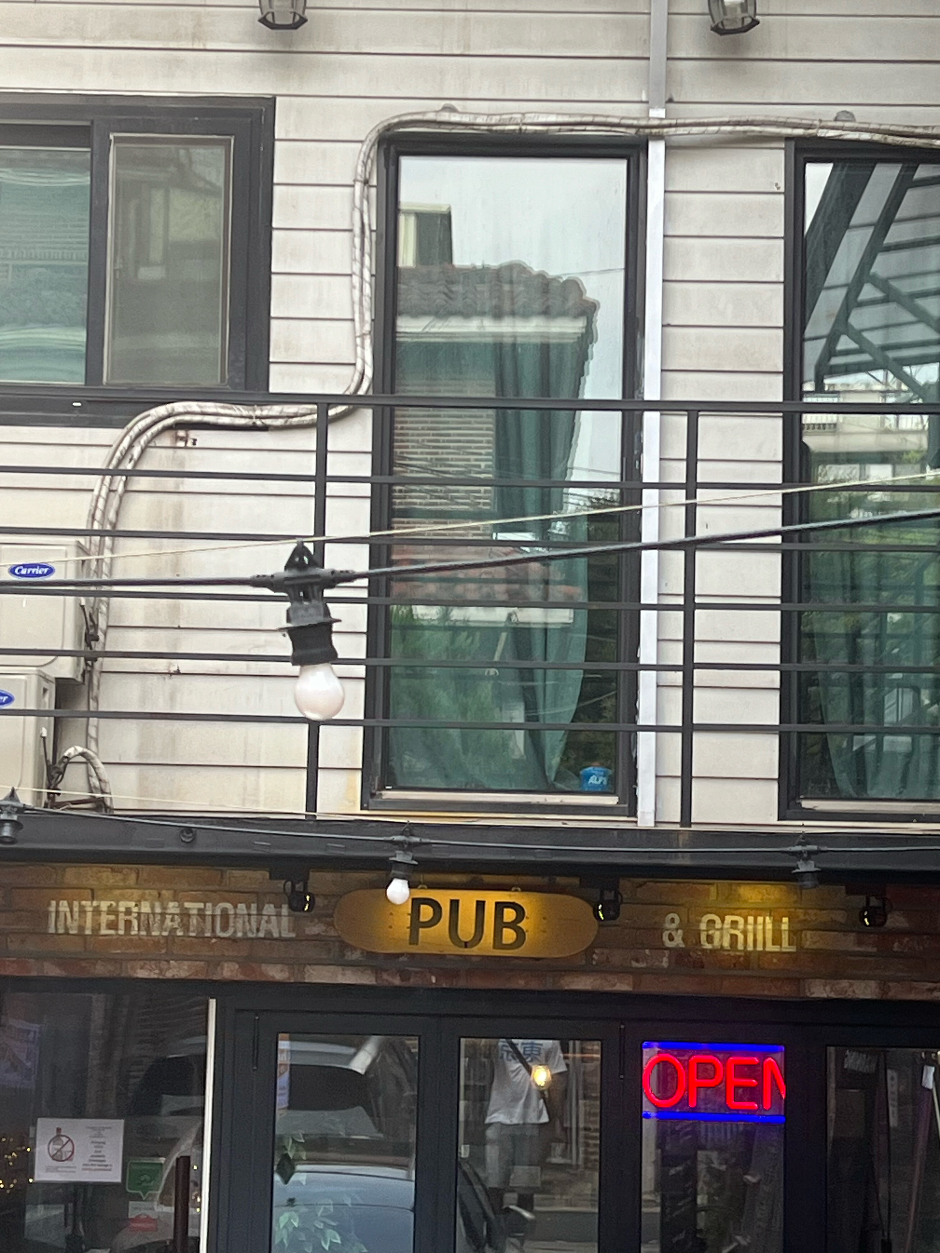 Фото Inno Hostel & Pub Lounge Hongdae