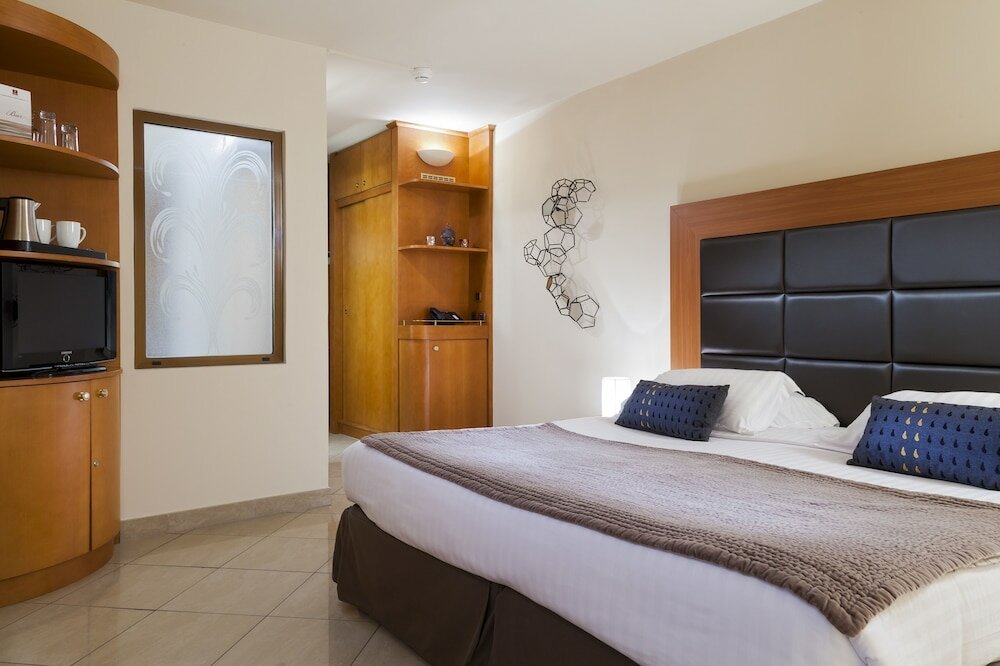 Фото Nehô Suites Cannes Croisette