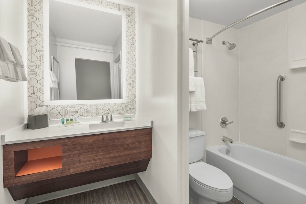 Фото Holiday Inn Charleston Riverview, an Ihg Hotel