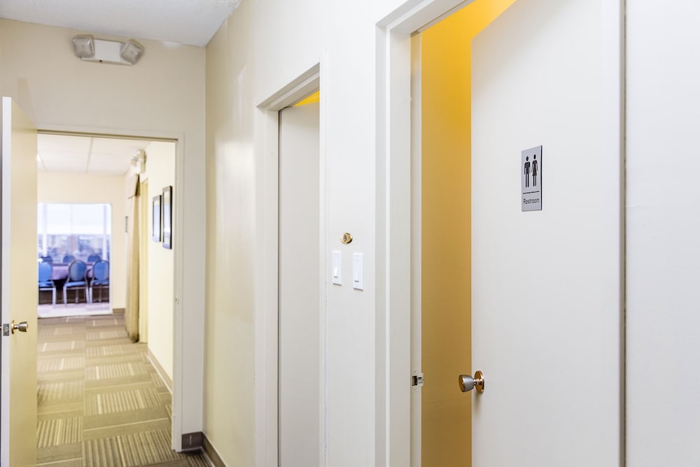 Фото Campus Tower Suite Hotel