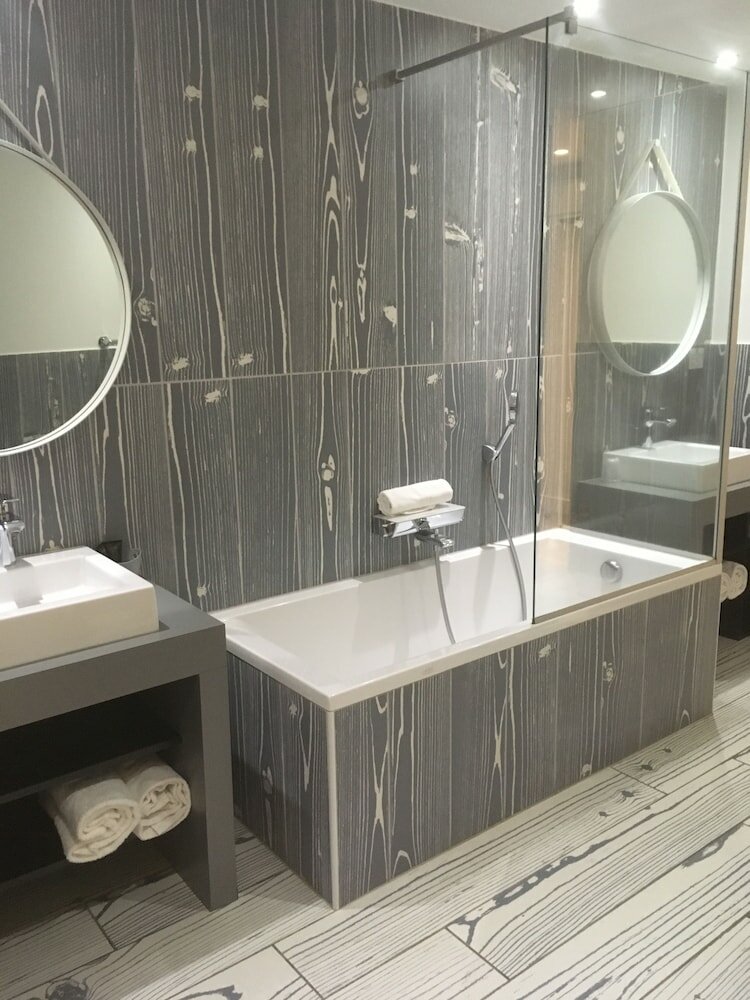 Фото Hôtel Le Lion