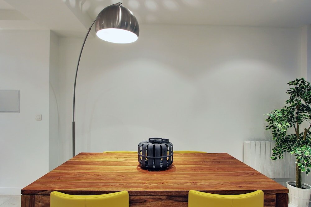 Фото Short Stay Group Museum View Serviced Apartments