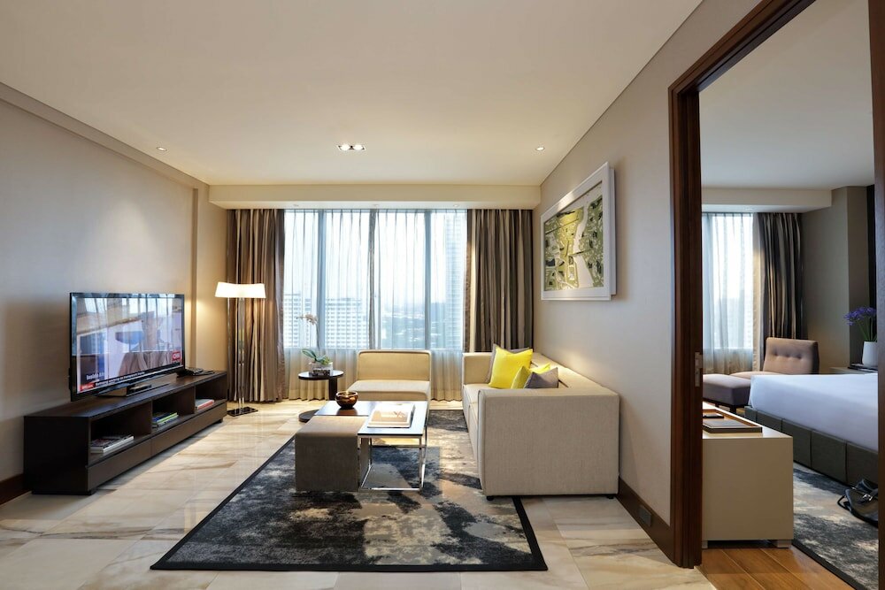 Фото Makati Diamond Residences