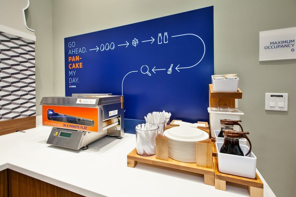 Фото Holiday Inn Express Nyc Brooklyn - Sunset Park