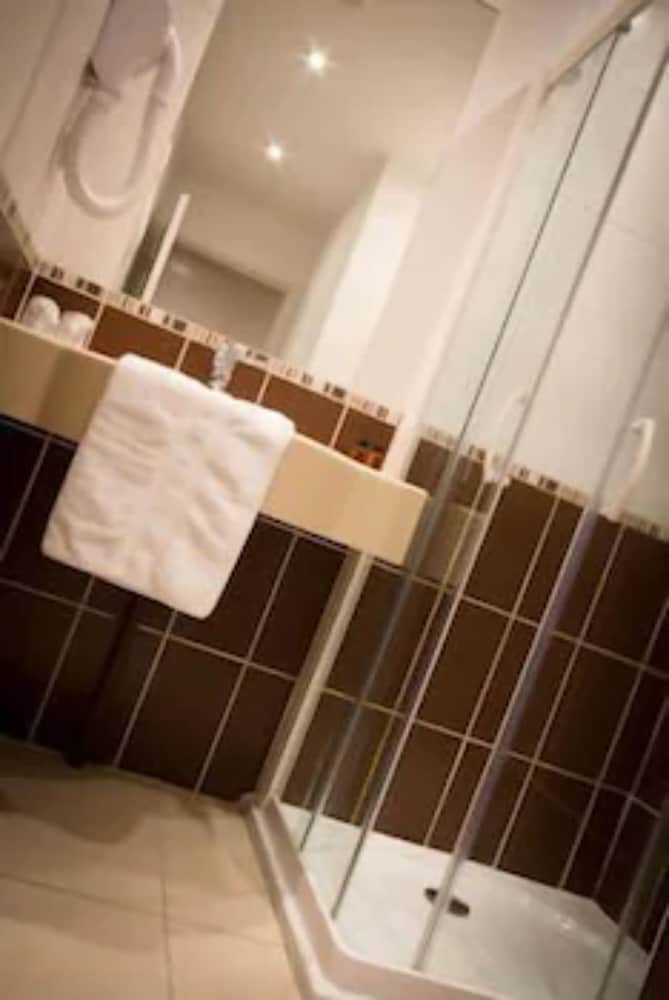 Фото Esatitude Hôtel