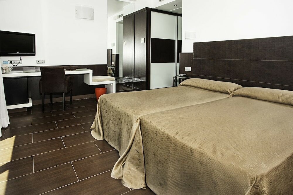 Фото Hotel Carril