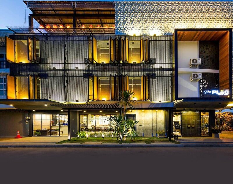 Гостиница The Plug Hotel в Накхонситхаммарате