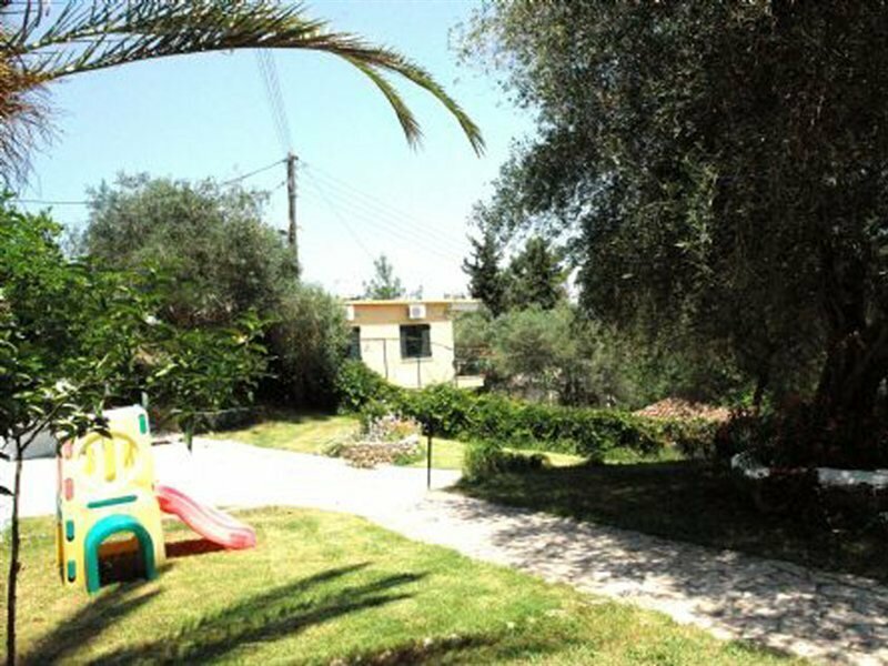 Фото Fouxia Apartments and Studios