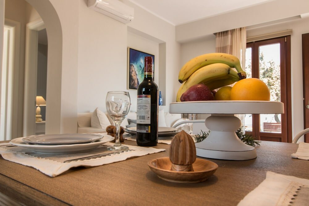 Фото Gratsias Luxury Apartments