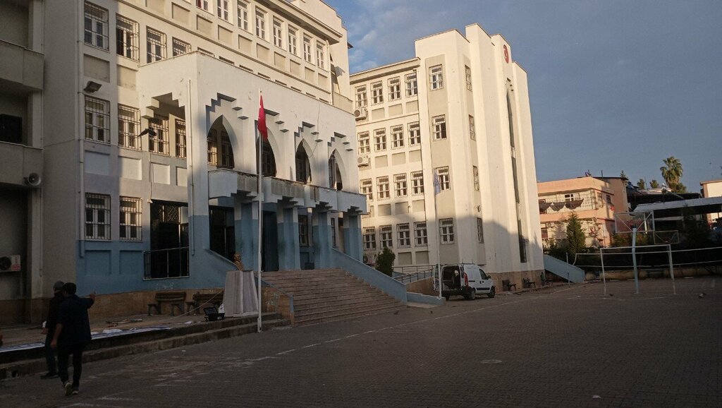 School Yildirim Bayazit Middle School, Adana, photo