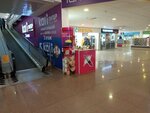 Avon (Bolshevikov Avenue, 27), distributors of cosmetics and household chemicals