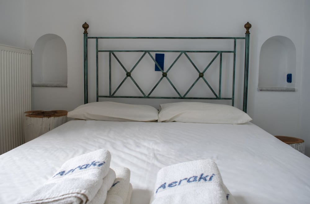 Фото Aeraki Studios & Apartments