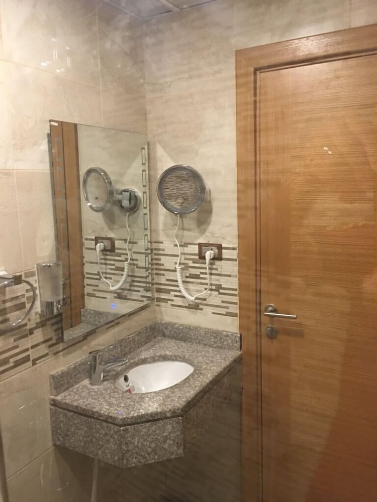 Фото Jewheret Alswefiah hotel suites