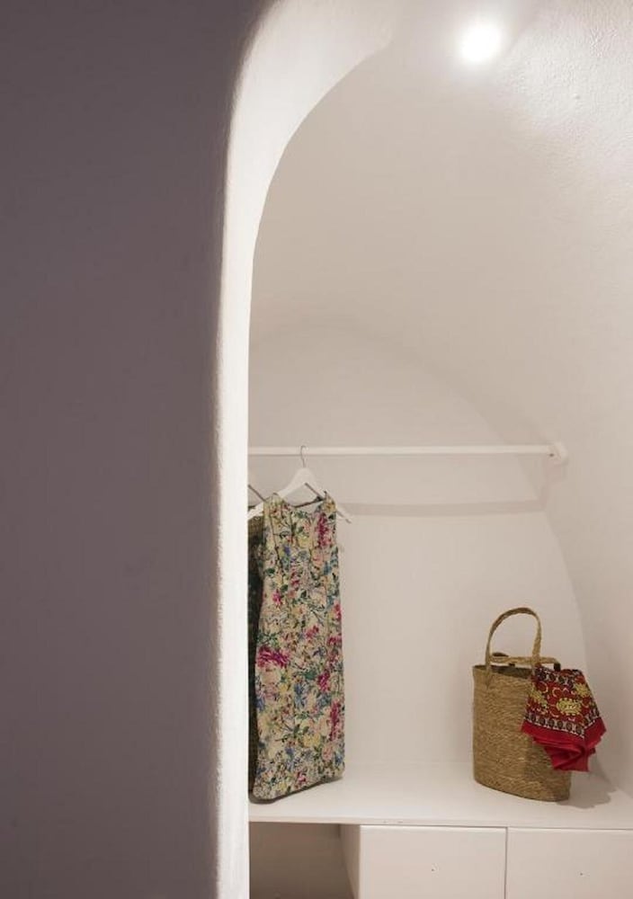 Фото The Architect's Cave House